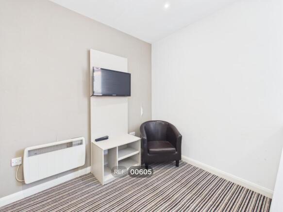 Studio to rent Image 5