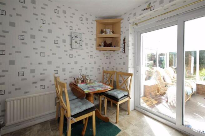BEDROOM/STUDY