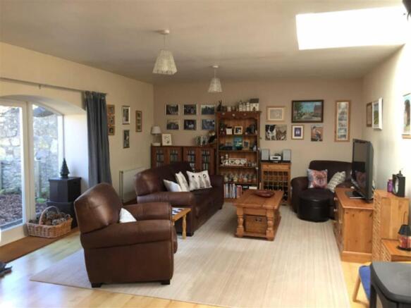 LIVING ROOM/DINING AREA