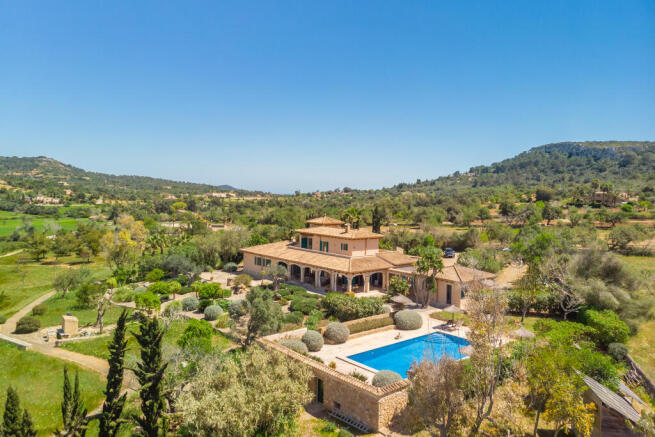 Beautiful finca estate with Mediterranean garden