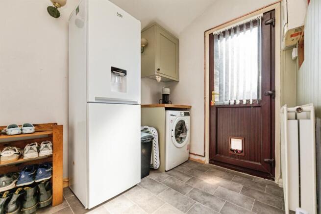 3 bed Semi-Detached for sale Image 10