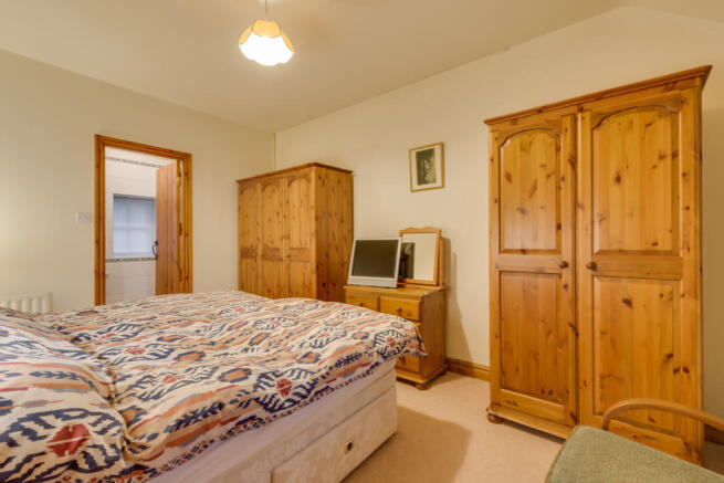 Bedroom 1 with en...