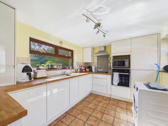2 bed Detached Bungalow for sale Image 9