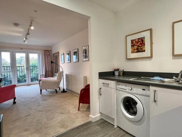 2 bed Apartment for sale Image 6