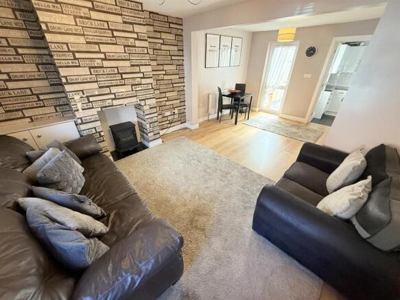 Lounge/Dining Room