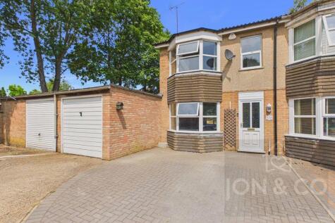 Russell Square | Moulton | NN3