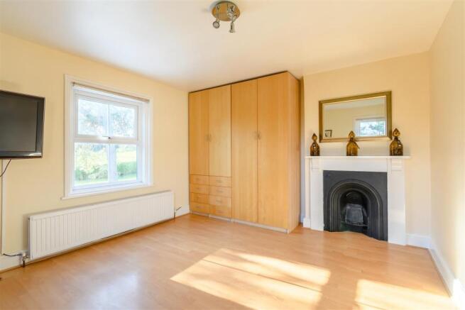 8414492-interior16.jpg