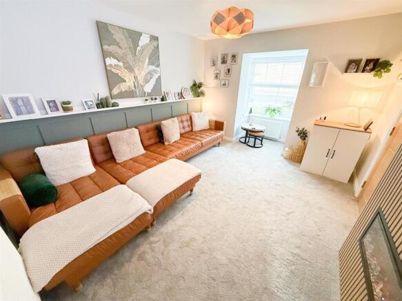 5 bed Detached for sale Image 6