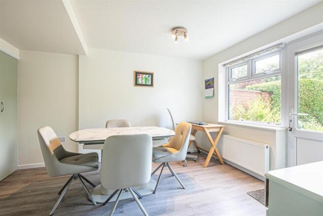 4 bed Detached for sale Image 8