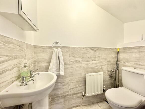 Cloakroom/wc