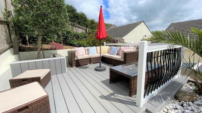 4, Elmwood Park - Deck 2.jpg