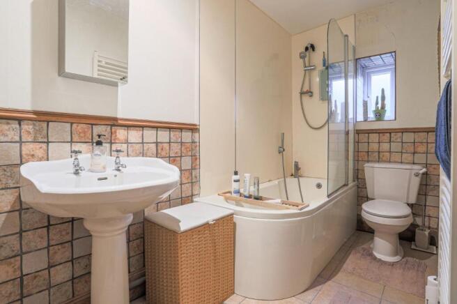 2 bed Apartment for sale Image 6