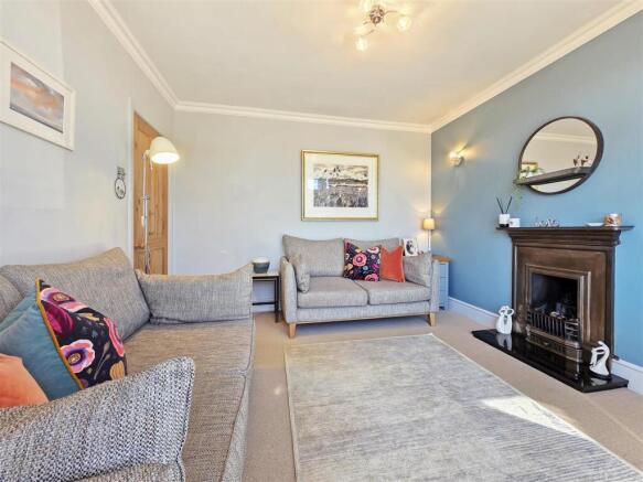 1, Bulcote Drive, Burton Joyce, Nottingham photo 4