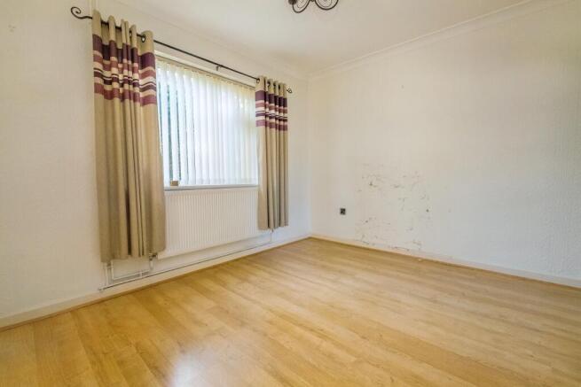 16 Blackpond Lane, Farnham Royal, Slough, SL2 3DS