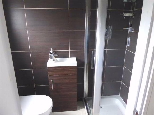 ENSUITE SHOWER ROOM