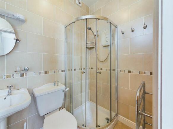 9 bed Semi-Detached for sale Image 11