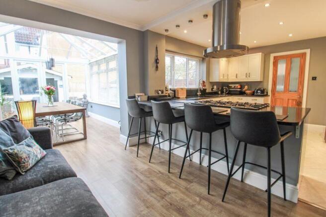 Kitchen/Dining Space