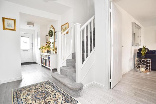 5 bed Detached for sale Image 9