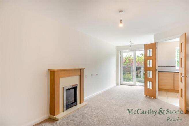 8702647-interior07.jpg