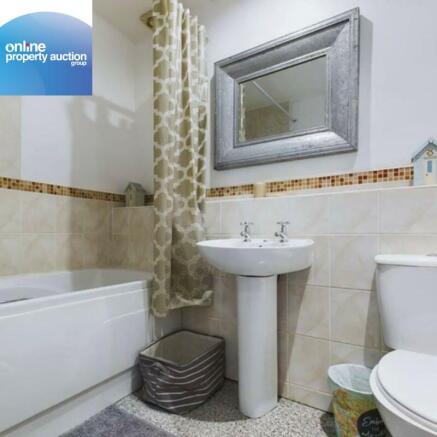 2 bed Flat for sale Image 7