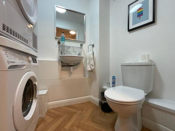 8 bed Not Specified for sale Image 10