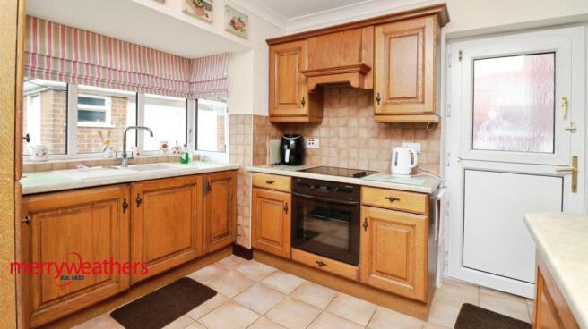 2 bed Detached Bungalow for sale Image 9