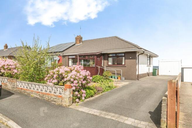 2 bed Semi-Detached Bungalow for sale Image 9