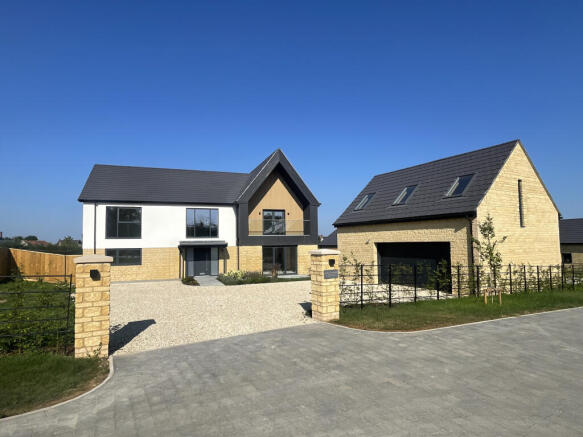 Edgebrook House
