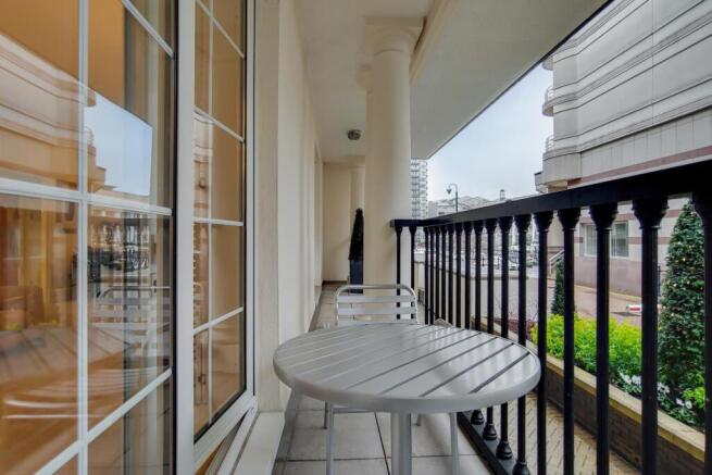 4_Balcony-1.jpg