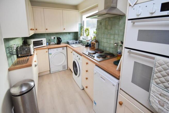 2 bed Apartment for sale Image 4