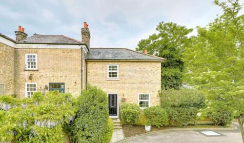 Station Road, Ware, SG12