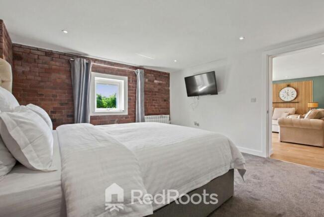 2 bed Apartment for sale Image 11