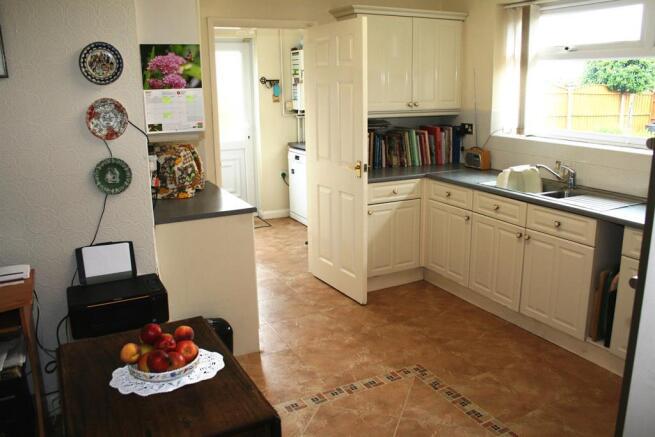 Kitchen pic 2