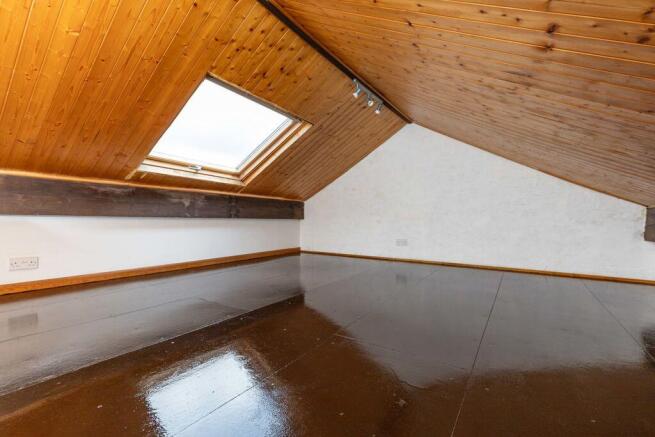 2 bed Terraced to rent Image 12