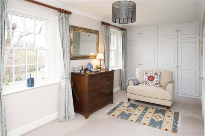 6 bed Detached for sale Image 11