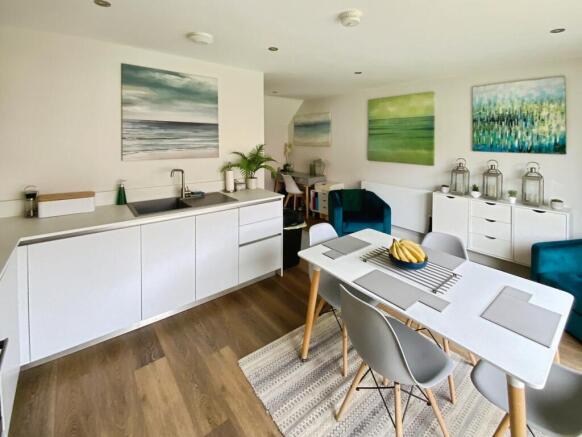 3 bed Semi-Detached for sale Image 5