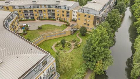 Smeaton Court, Hertford