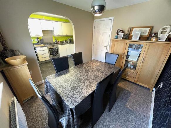 4 bed Terraced for sale Image 9