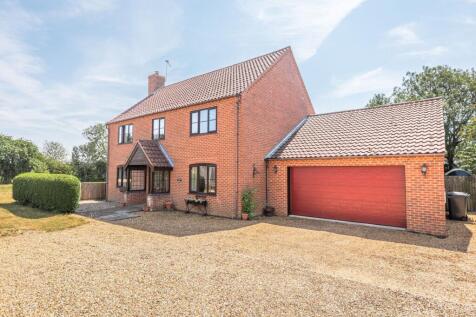 Substantial Detached Home in Sporle