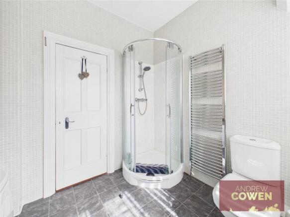 2 bed Apartment for sale Image 12