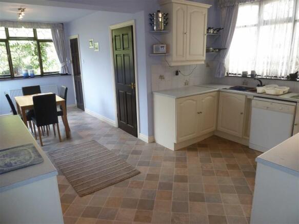 LARGE KITCHEN/DINING