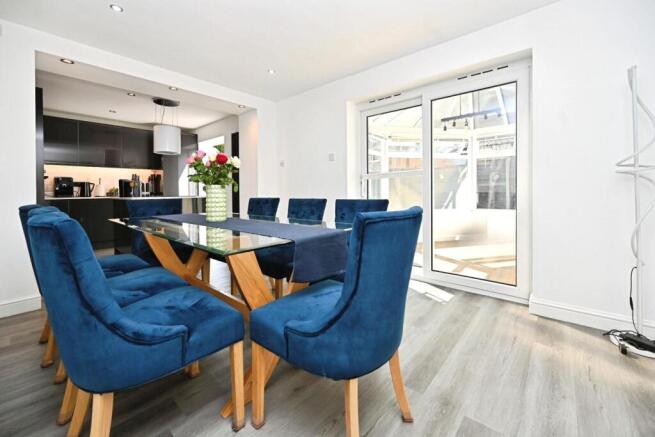 3 bed Semi-Detached for sale Image 4