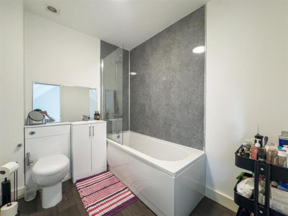 3 bed Terraced for sale Image 9