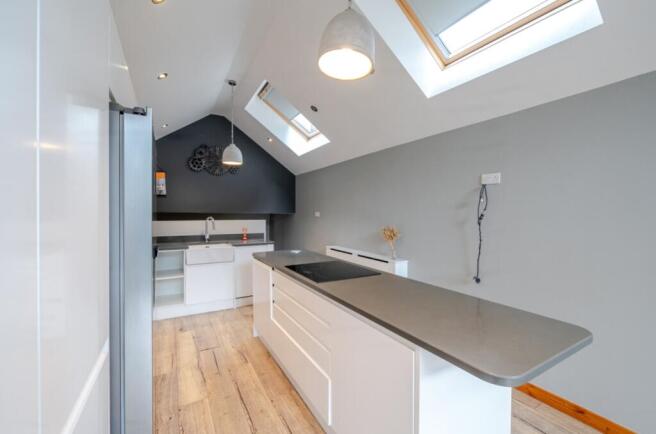 4 bed Detached for sale Image 4