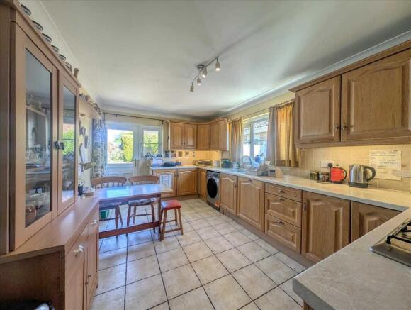 Kitchen /