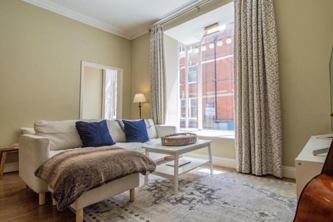 19b Abbeygate Street [Open-Plan Sitting Room Area]