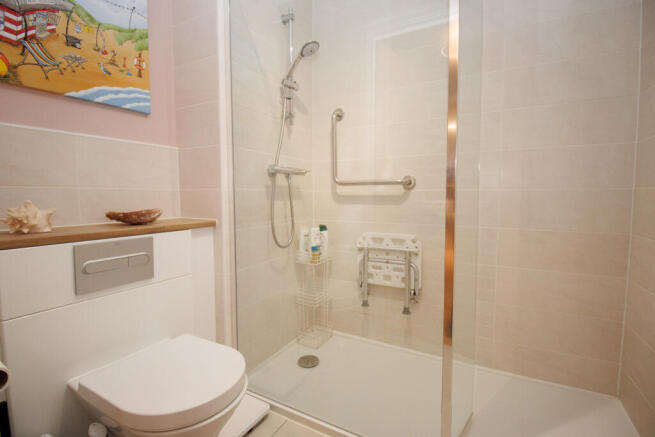 1 bed Ground Flat for sale Image 6