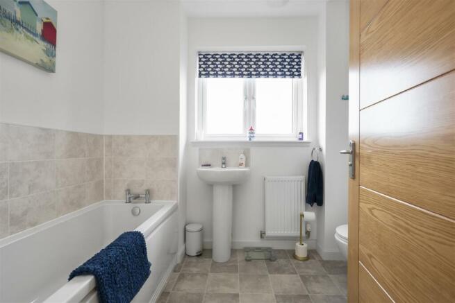 32 Wallace Crescent 22.jpg