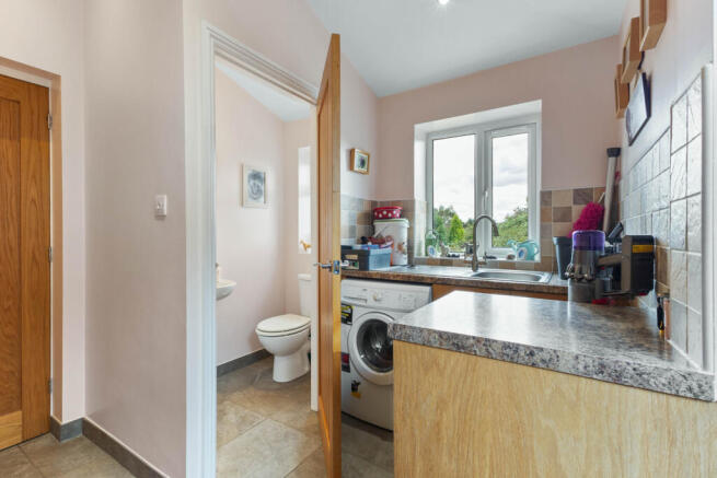 3 bed Semi-Detached for sale Image 6