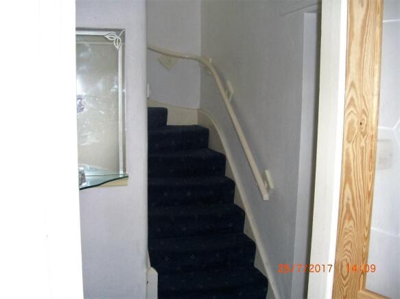 HALL/STAIRS